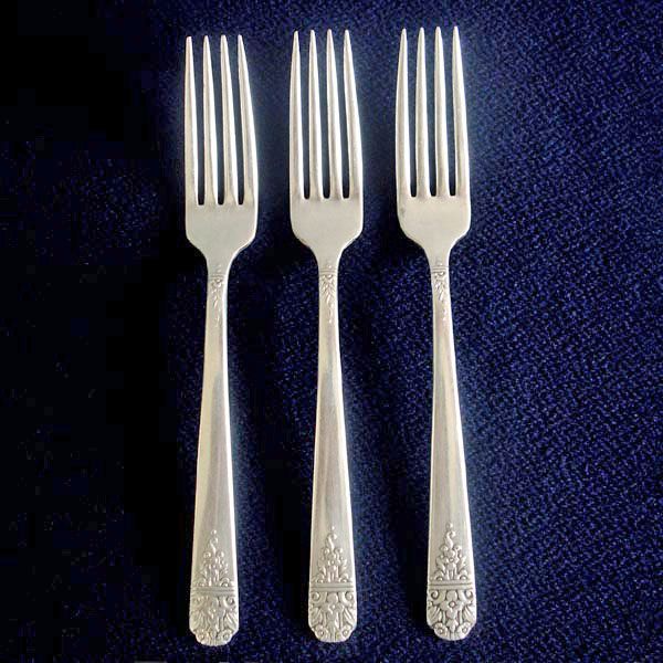 Margate aka Arcadia 1938 Oneida 3 Silverplate Dinner Forks Clearance