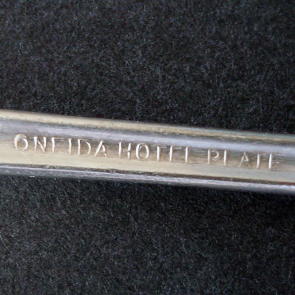 Hotel Plate Oneida 4 Silverplate Cocktail Forks #3