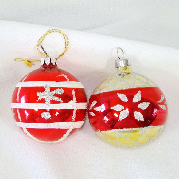 8 Red Gold Glass Christmas Ornaments #4