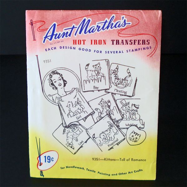 Aunt Marthas Kittens Tell of Romance Iron On Transfer Patterns