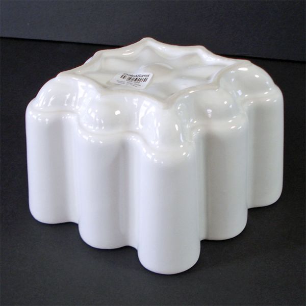 Hartstone Scallop Star Mold White Ceramic Crate and Barrel Clearance #2