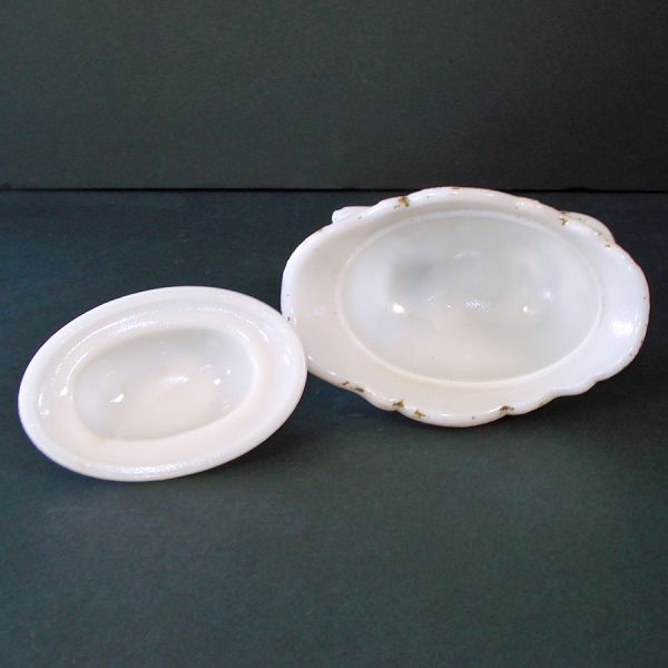 Westmoreland Hatching Chick in Sleigh Antique Mustard Jar #7