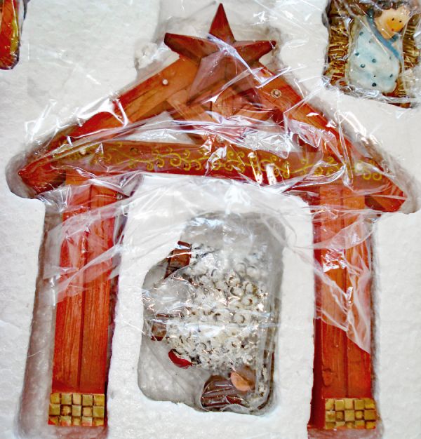 Country Nativity Christmas Figures Set Unused in Box #7