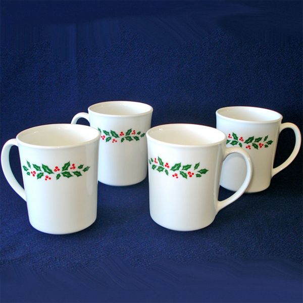 Corelle Corning 4 Winter Holly Christmas Coffee Mugs Clearance