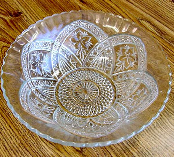 Indiana Glass Flower Medallion EAPG Serving Bowl Clearance #2