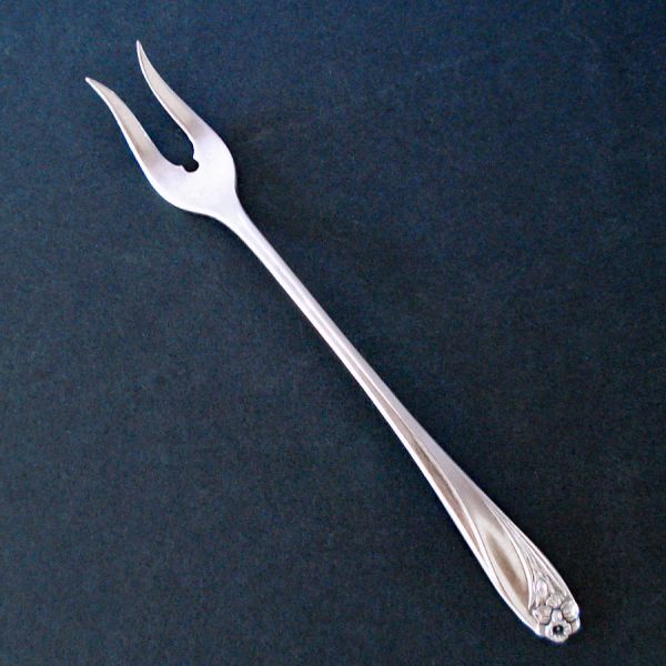 Daffodil Rogers Silverplate Pickle Olive Fork