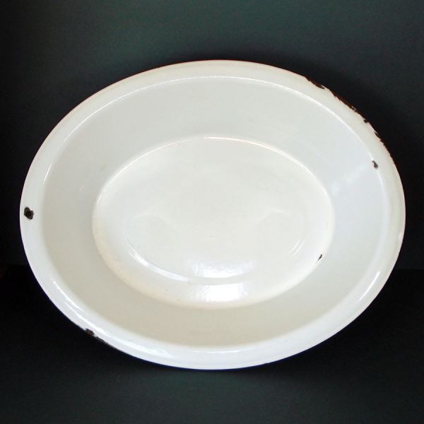 Large White Enamel Graniteware Wash Tub or Baby Bathtub