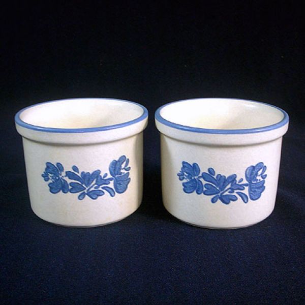 Pfaltzgraff Yorktowne 2 Condiment Crock Style Ramekins