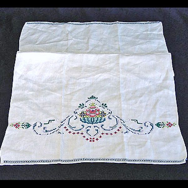 Embroidered Linen Flower Basket Guest or Fingertip Towel Clearance