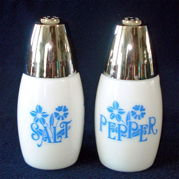 Gemco 1970s Milk Glass Salt Pepper Shakers Retro Blue Flowers #2