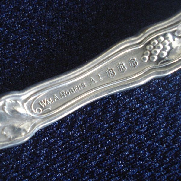 La Concorde 1910 Rogers Oneida Twist Handle Master Butter Knife #4