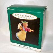 Hallmark 1995 Miniature Heavenly Praises Christmas Ornament