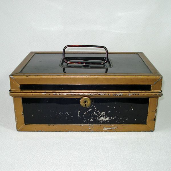 1918 Kreamer Metal Lock Box For Spices