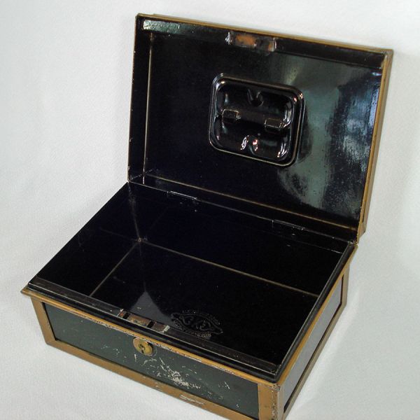 1918 Kreamer Metal Lock Box For Spices #2