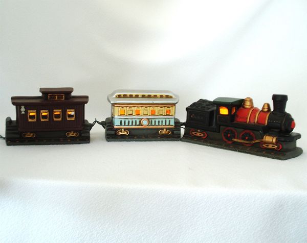 Lefton Colonial Village 3 Piece Lighted Train Set #2