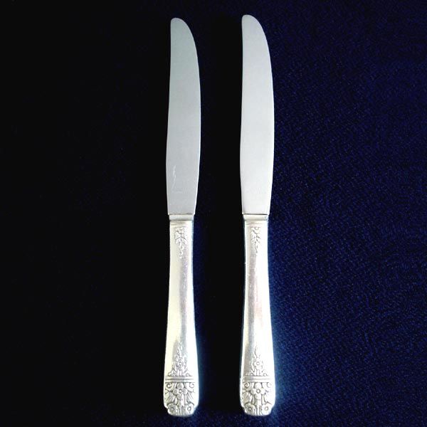 Margate aka Arcadia 1938 Oneida 2 Silverplate Dinner Knives Clearance #2