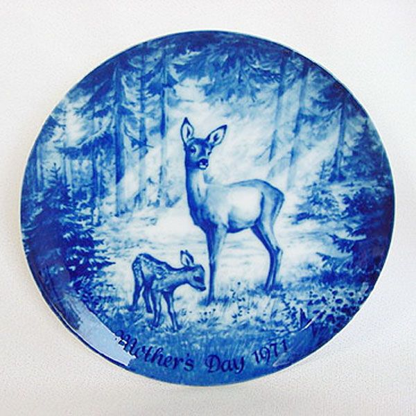 Doe and Fawn Blue White 1971 German Mothers Day Plate Clearance #2