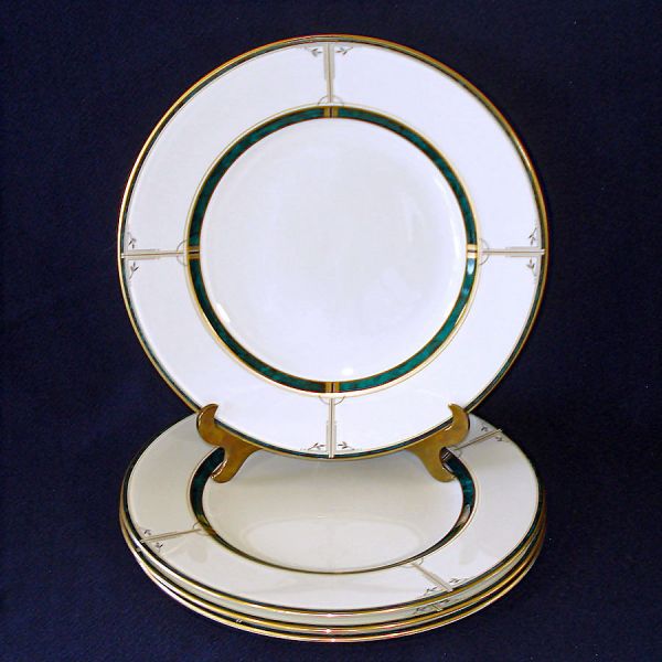 Mikasa Regalaire 4 Bone China Dinner Plates