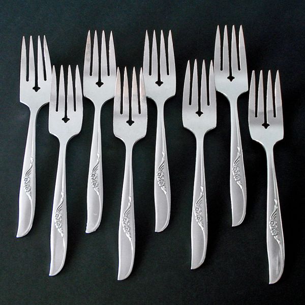 Jennifer Oneida 8 Silverplate Salad Forks 1959 Clearance