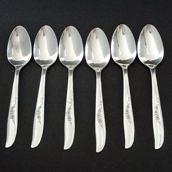 Jennifer Oneida 6 Silverplated Teaspoons 1959