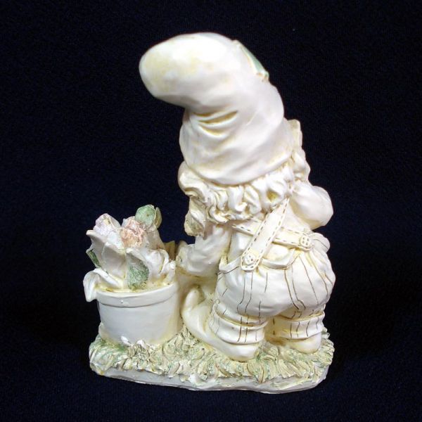 Polystone Gnome Dwarf in Garden Figurine #2