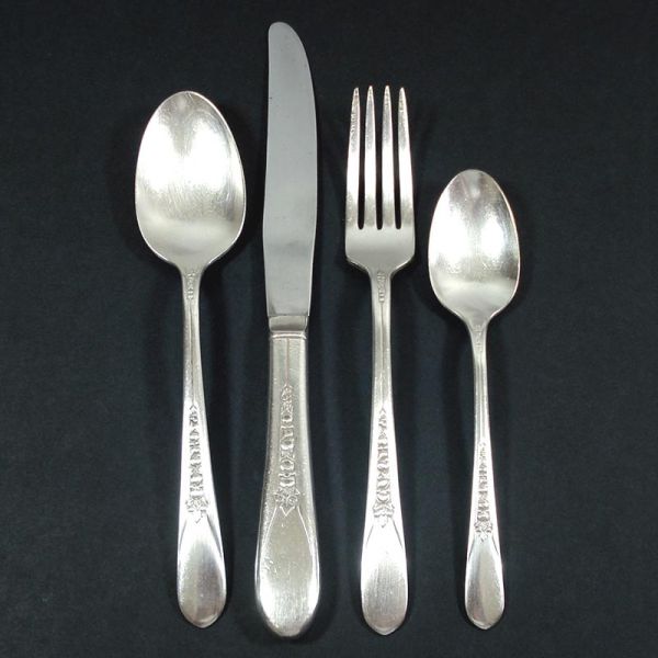 Priscilla Lady Ann 22 Pieces 1941 Rogers Silverplate Flatware #2