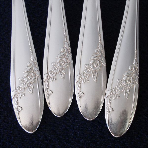Queen Bess Oneida 4 Silverplate Dinner Forks Clearance #2