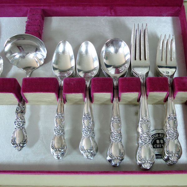 Heritage Rogers 1953 Silverplate Flatware Service for 8 Wood Chest Clearance #5