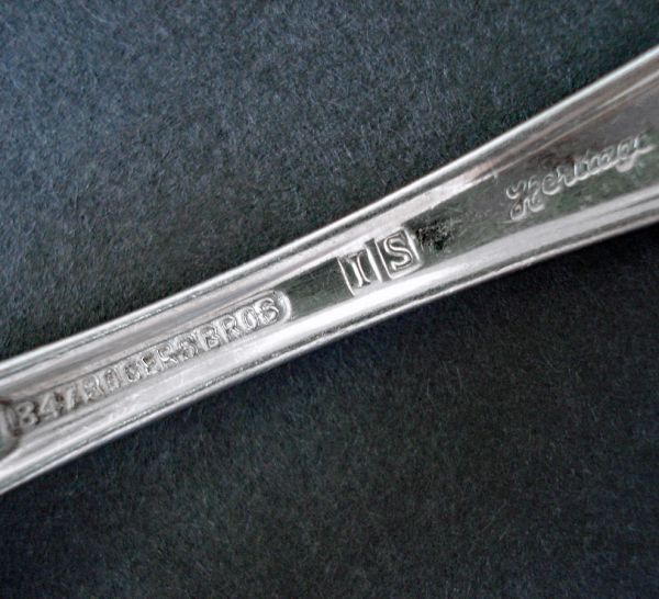 Heritage Rogers 1953 Silverplate Flatware Service for 8 Wood Chest Clearance #8