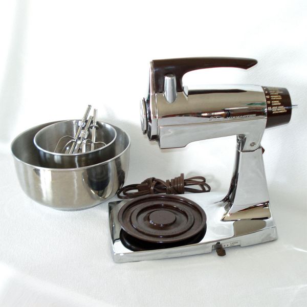 Sunbeam 12 Speed Chrome Mixmaster Mixer With Steel Bowls #6