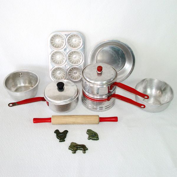 Childs Toy Pots, Pans, Bakeware Lot Kitchen Playset