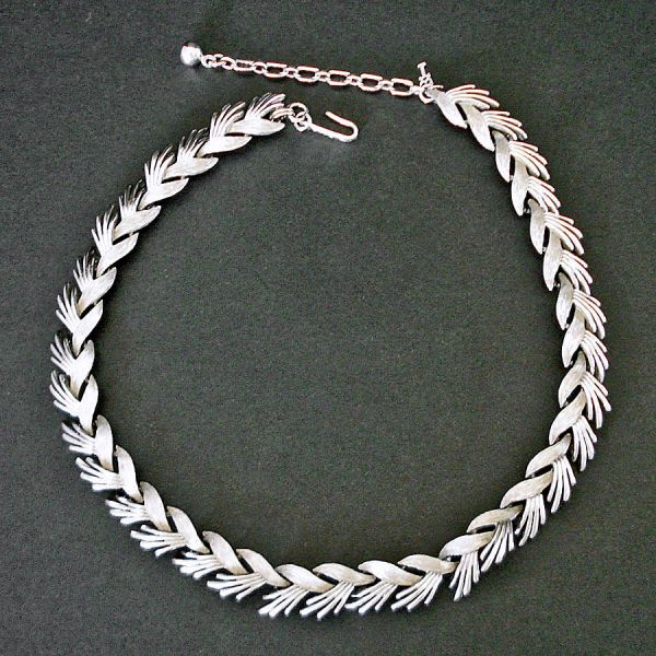 Crown Trifari Stylized Leaf and Feather Silvertone Necklace