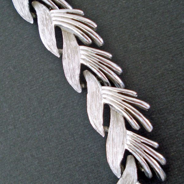 Crown Trifari Stylized Leaf and Feather Silvertone Necklace #2