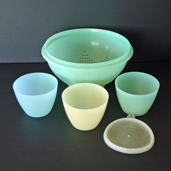 Tupperware Vintage Bowls, Containers 8 Piece Lot #2