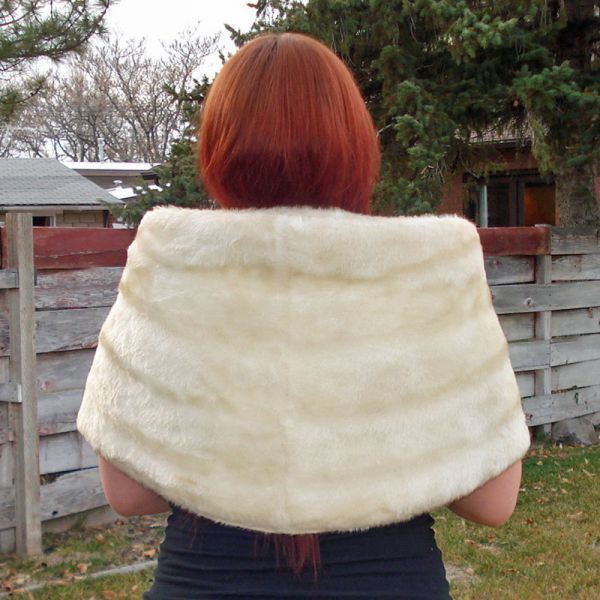 Elegant 1960s White Faux Fur Capelet Stole Shrug #2