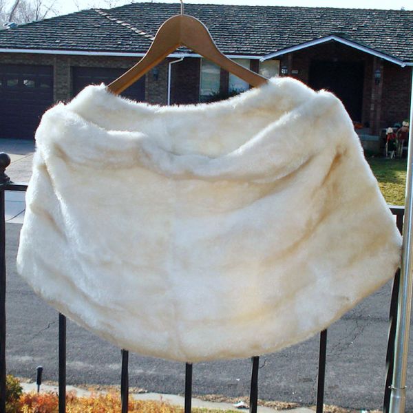 Elegant 1960s White Faux Fur Capelet Stole Shrug #4