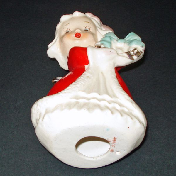 1950s Christmas Angel Holding Wreath Figurine #3