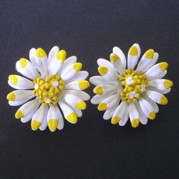 White Yellow Daisies Enameled Clip On Earrings Clearance