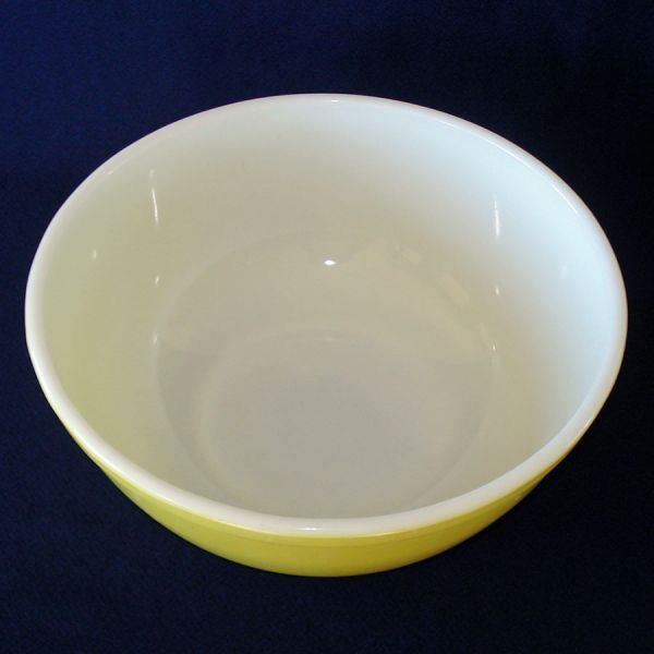 Pyrex Primary Yellow 4 Quart Mixing Bowl #2