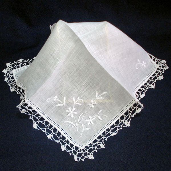 6 White Lace and Embroidered Vintage Hankies #8