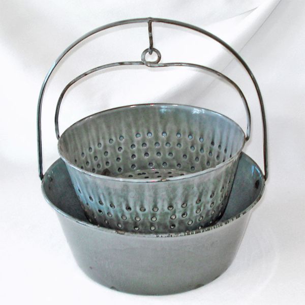 Agate Ware Antique Large Graniteware Pot With Hanging Strainer Basket