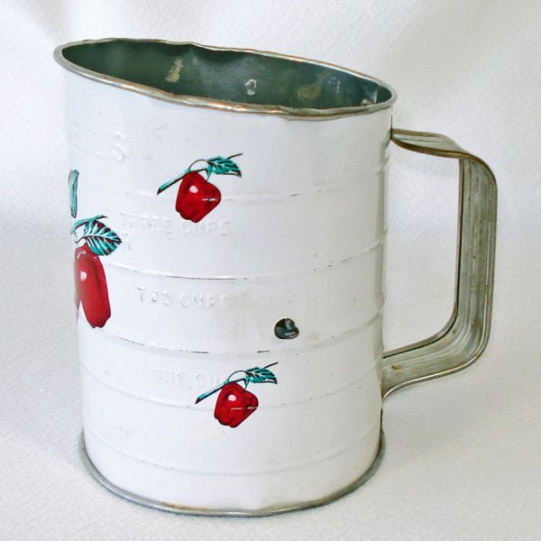 Bromwell 1940s Red Apples Decorated Tin Flour Sifter #3
