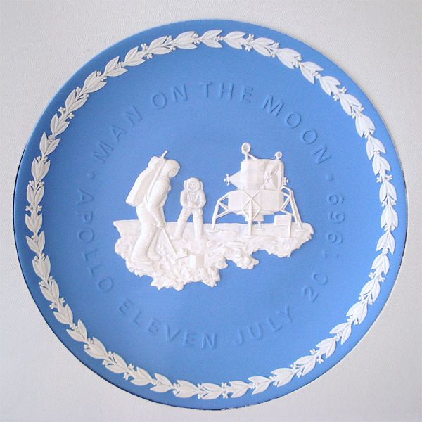 Mint in Box Wedgwood Apollo 11 Blue Jasperware Plate #2