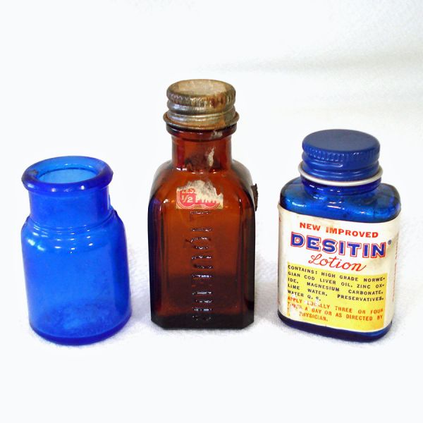 Lot 12 Antique and Vintage Glass Pharmacy, Medicine Bottles #5