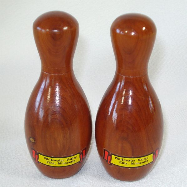 Bowling Pins Wood Salt Pepper Shakers Elba Minn Souvenir #2