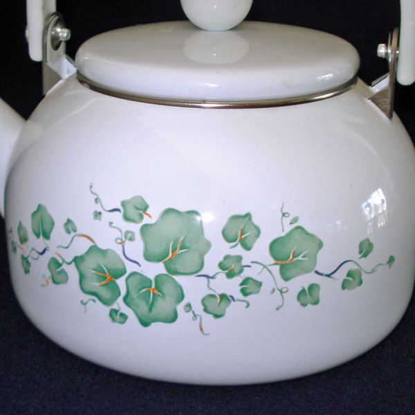 Callaway Ivy Enameled Metal Tea Kettle Mint Corning Corelle Go-With #2
