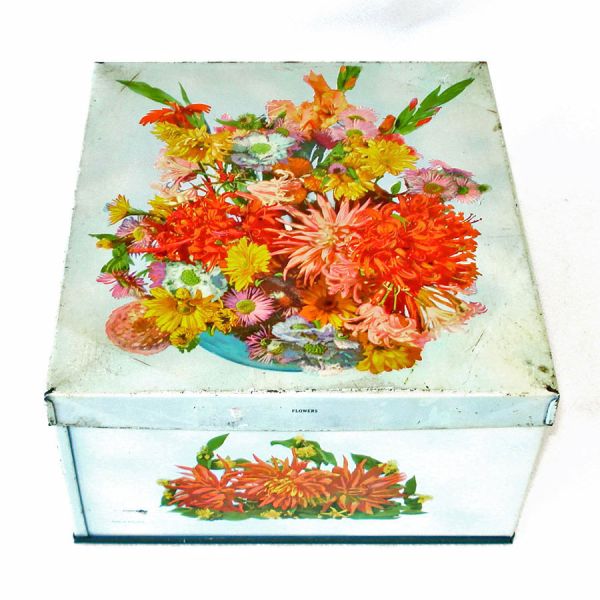 English Huntley Palmer Confectionery Tin Flowers