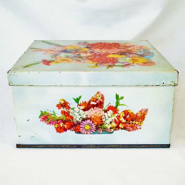 English Huntley Palmer Confectionery Tin Flowers #2