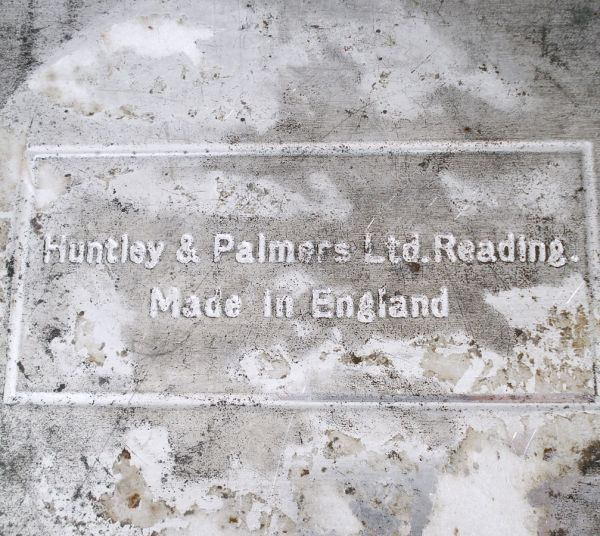 English Huntley Palmer Confectionery Tin Flowers #5