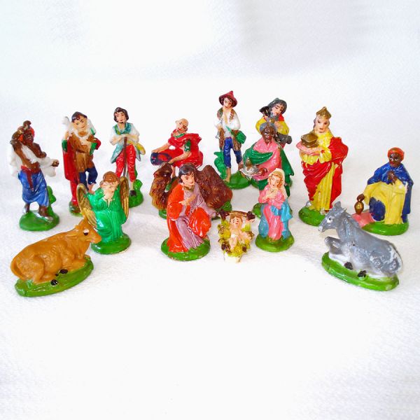 Miniature Plastic Christmas Nativity Figures 17 Pieces